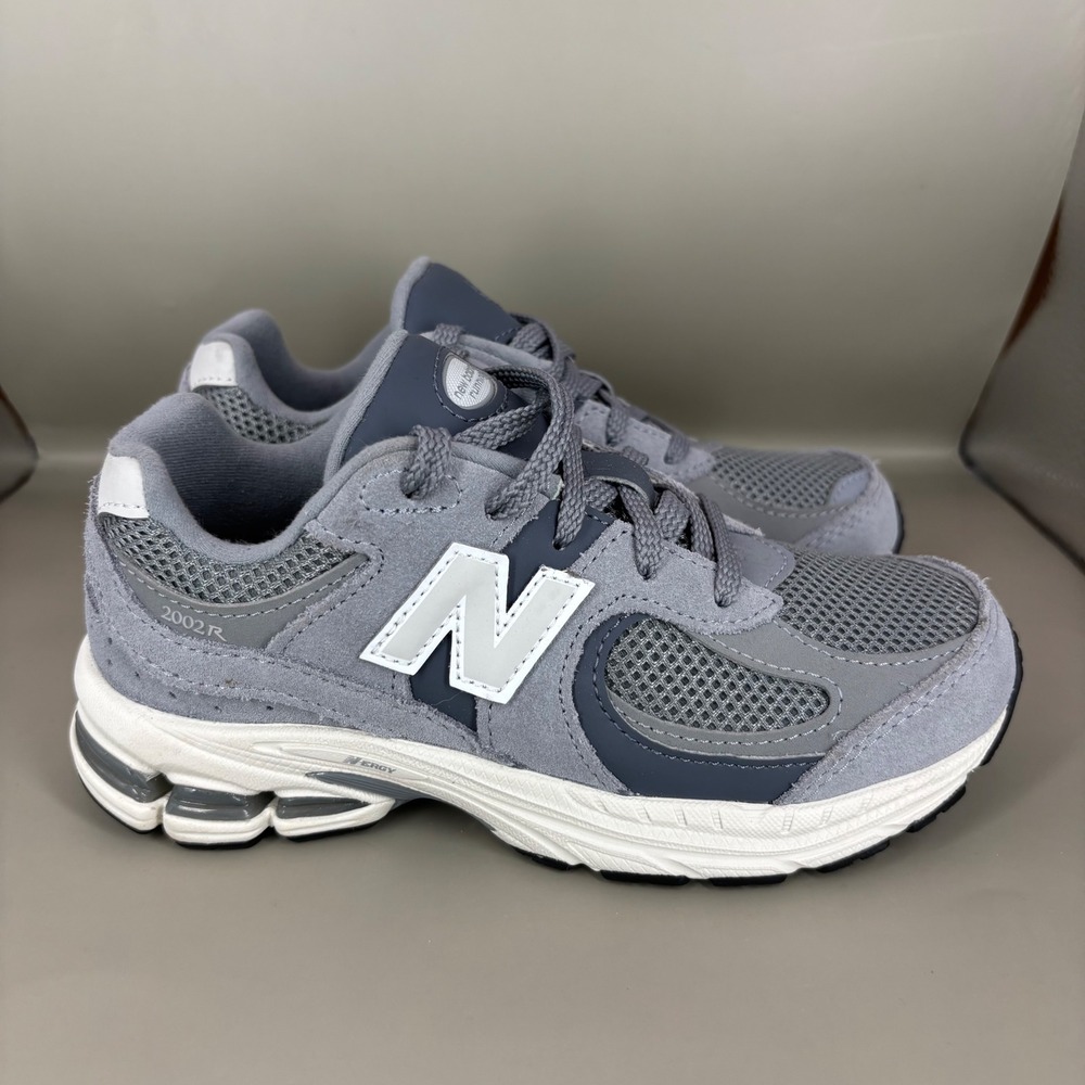 New Balance 2002R Kids Grey Suede Mesh Running Shoes PC2002ST Size 13 US Boy
